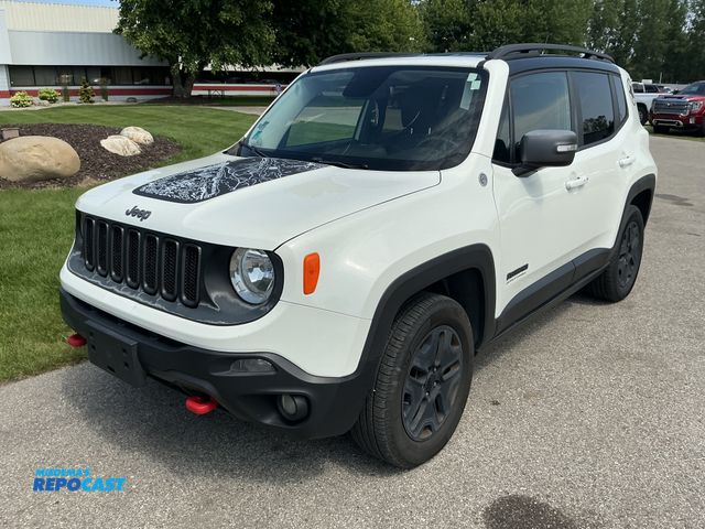 Lot 2-45846 - 2017 Jeep Renegade Trailhawk SUV 4x4