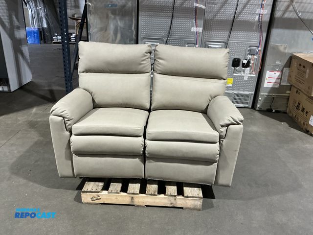 Lot 2-78780 - Pair of Matching RV Recliners- Manual- Each is 26”x29”x36”