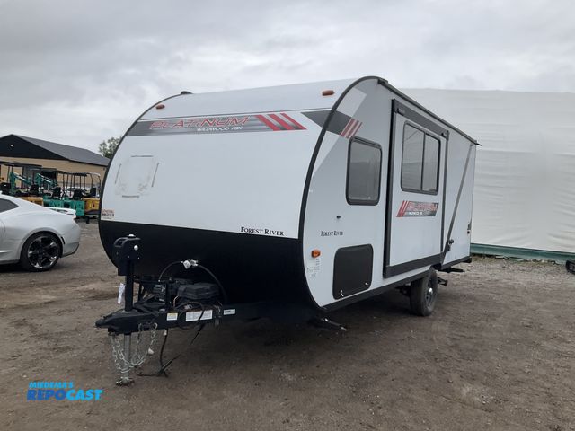 Lot 2-30762 - 2021 Forest River Platinum Wildwood 178BHSKX Camper Travel Trailer