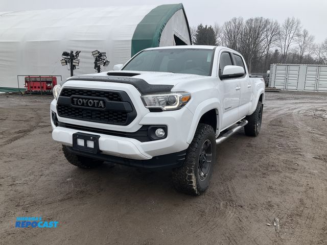 Lot 2-24154 - 2017 Toyota Tacoma SR5 Double Cab Standard Box Pickup Truck 4x4