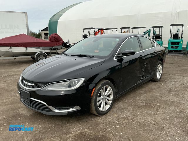 Lot 2-30023 - 2015 Chrysler 200 Limited Sedan FWD