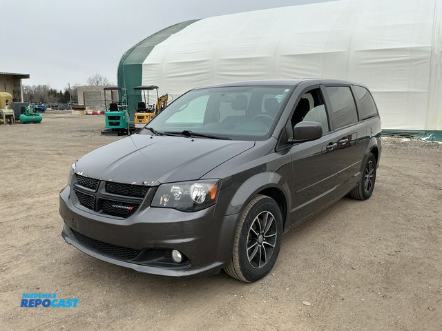 Lot 2-24872 - 2017 Dodge Grand Caravan SXT Mini Van FWD