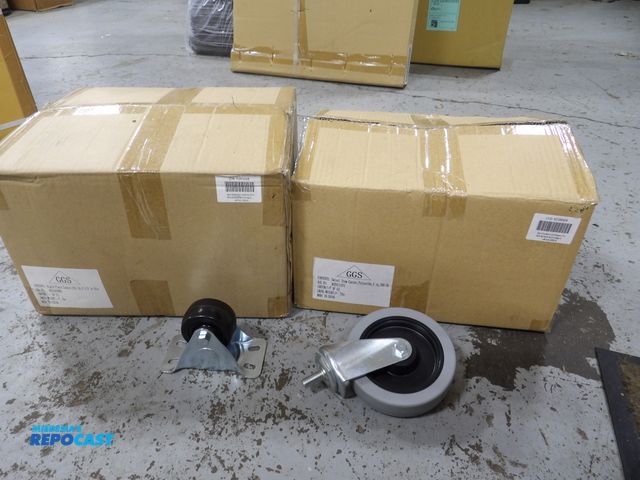 Lot 2-51006 - lot of 36 rigid and swivel casters, 24 rigid 2 1/2" dia. 12 swivel, 5" dia. #1UKV2, #32j880