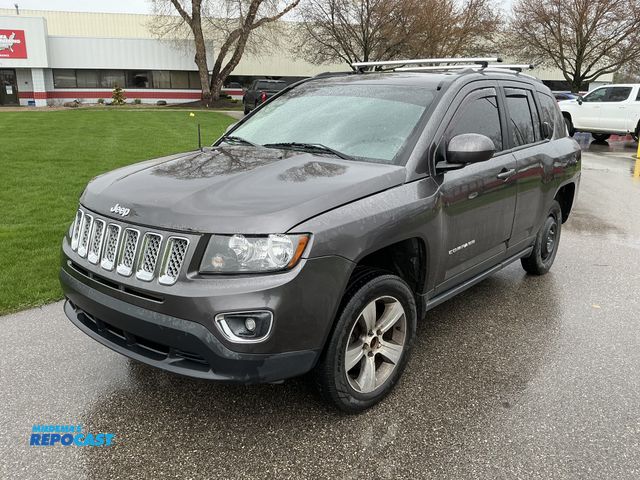Lot 2-40648 - 2016 Jeep Compass Latitude SUV 4x4