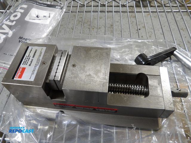 Lot 2-58279 - Lot of (2) New Dayton Machine Vise 2-1/8" Jaw face width, 3inch mAx Jaw opening, 15/8 in Throat Dept...