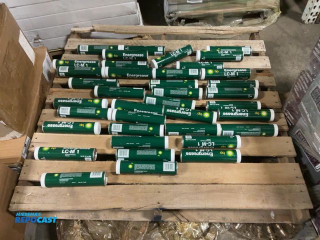 Lot 2-39519 - ~38 BP Energrease LC-M 1 Extreme Pressure Molybdenum Grease, 14.1 oz tube