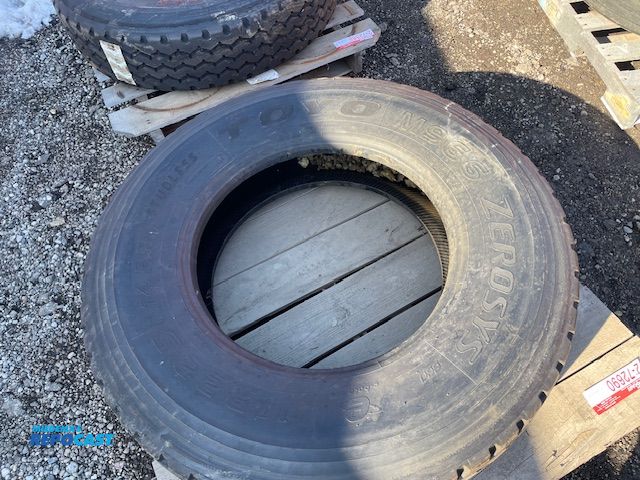 Lot 2-72690 - 1 Recapped Toyo 11 R 22.5 tire.