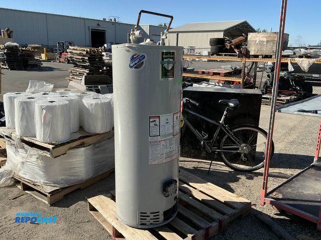 Lot 2-76756 - Automatic storage water heater with hydrojet and Bradford white corporation