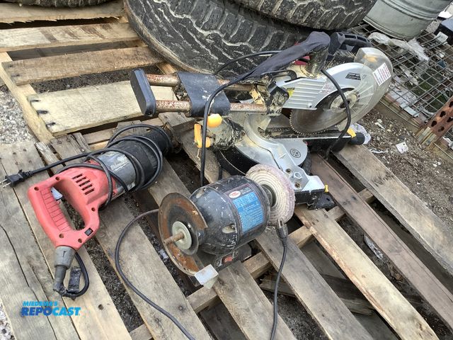 Lot 2-14752 - Lot of (3)assorted saws including: Milwaukee heavy duty sawzall, power craft 6” bench grinder, Chica...