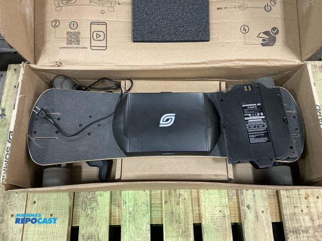 Lot 2-74047 - Summerboard SBX Electric Skateboard, works but needs new battery