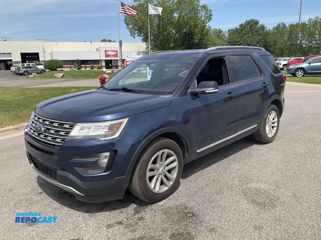 Lot 2-92685 - 2016 Ford Explorer XLT SUV FWD