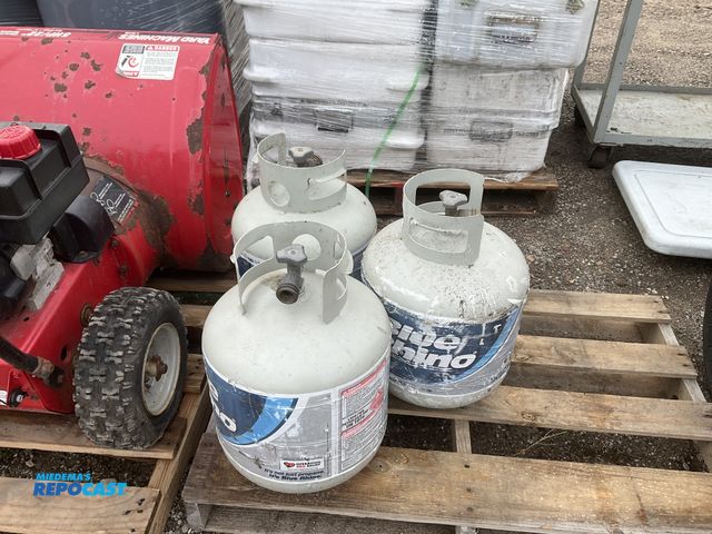 Lot 2-93727 - Lot of (3) Blue Rhino 16 pound propane tanks