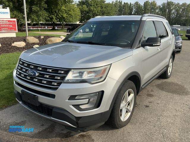 Lot 2-44001 - 2016 Ford Explorer XLT SUV 4x4