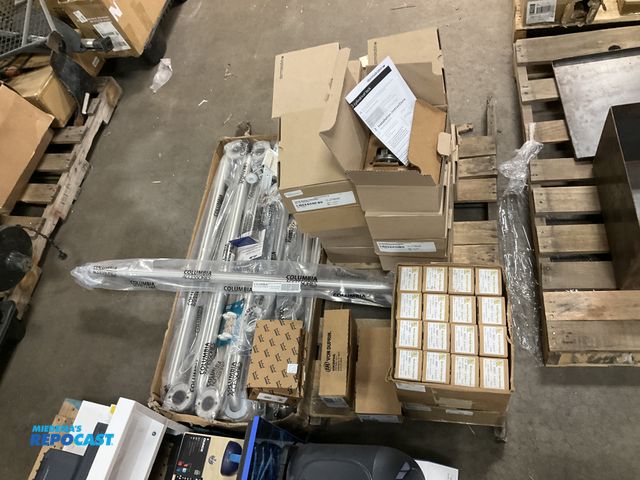 Lot 2-69771 - Skid lot of house supplies including (GB-181-200) handrails, dormakaba cylindrical locks, (BB81) hin...