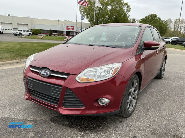 Lot 2-97959 - 2013 Ford Focus SE Hatchback FWD