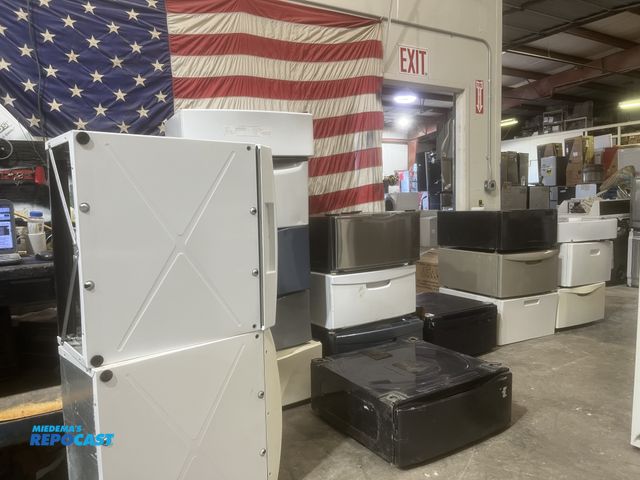 Lot 2-33672 - very large lot of pedestals and storage pedestals (7) whirlpool  (4) Samsung  (1) LG (6) GE