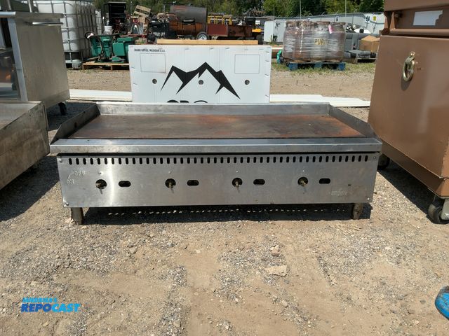 Lot 2-23004 - Intertek Countertop standard gas griddle commercial restaurant equipment