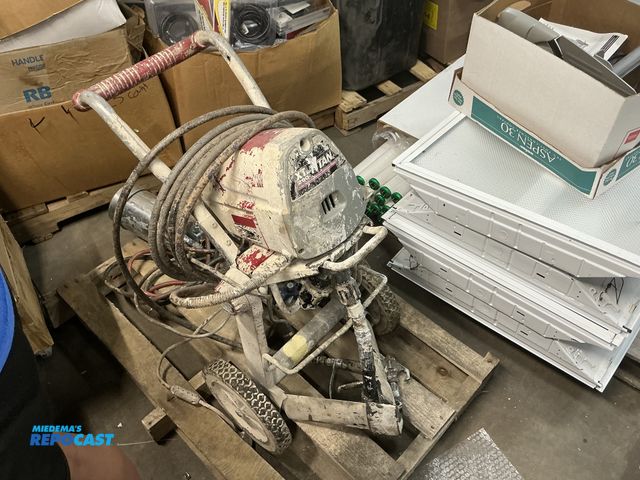 Lot 2-75754 - Titan XT290 Electric Powered Paint sprayer