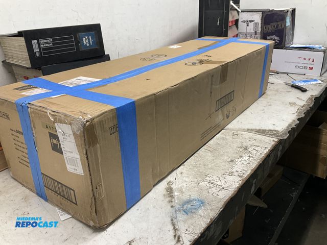 Lot 2-93455 - Lot of (1) bestway solarflow 5 gal outdoor shower.