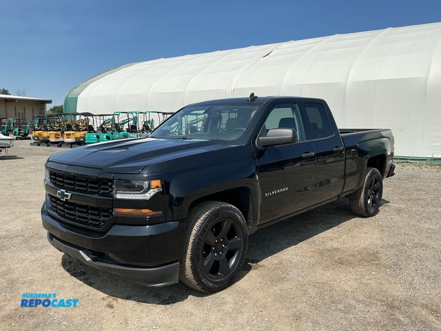 Lot 2-30336 - 2017 Chevrolet Silverado 1500 Work Truck Double Cab 2WD Double Cab Standard Box Pickup Truck RWD