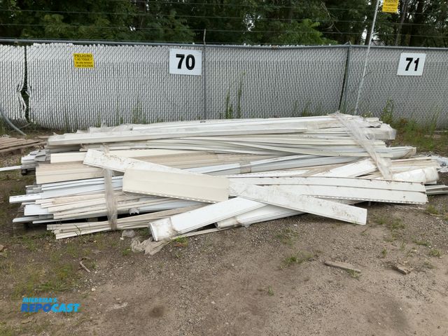 Lot 2-96243 - Skid lot of various siding pieces