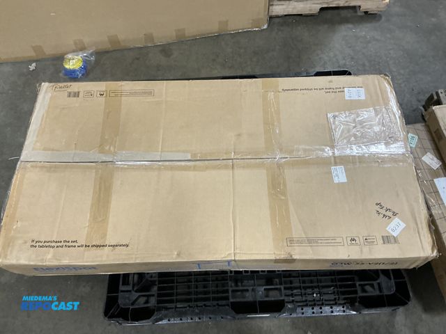 Lot 2-64458 - Flexispot Q3W-55-V2 (1/2)  White Top Standing Desk