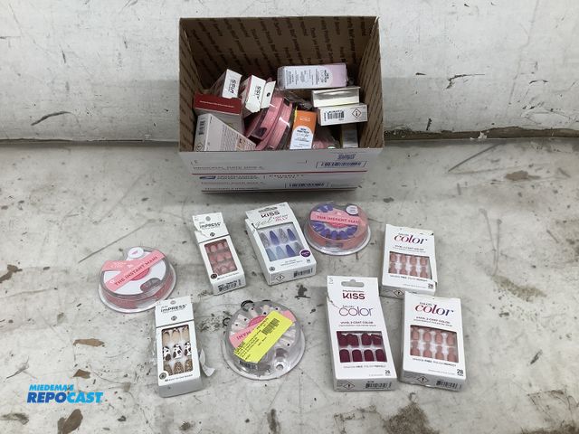 Lot 2-34555 - Box of assorted press-on nails. Various designs