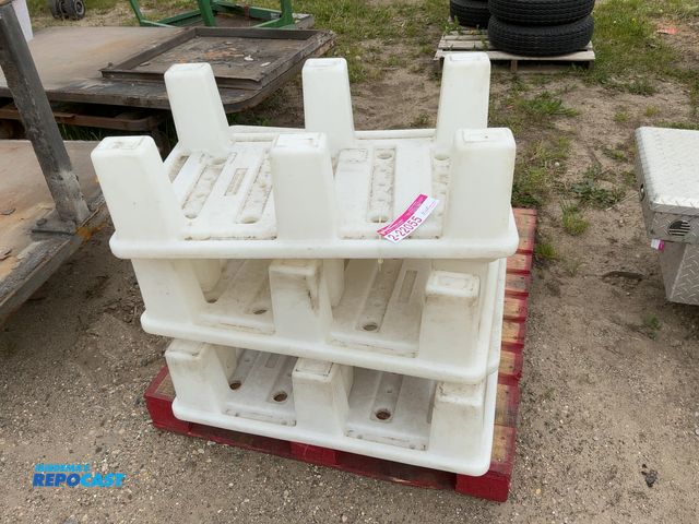 Lot 2-22480 - Lot of (5) Used Poly Dunnage Racks / Risors for Walk In Coolers, Market Products 21”x33”x9-1/2” tall