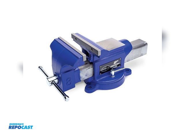 Lot 2-67068 - Yost/Eastwood 6” HD Bench vice locking swivel base w anvil, ductile iron 35 lbs new in box