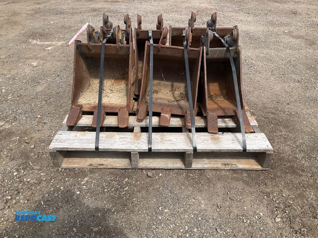 Lot 2-71043 - Werr-Brau Co. (6) Excavator Buckets Bolt On