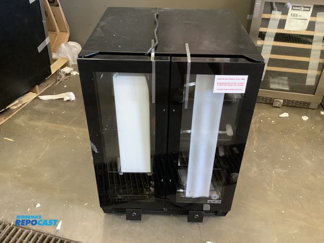 Lot 2-27635 - New Scratch & Dent Electric Free Standing Element by Vinotemp EL-BWC102-02 Wine chiller