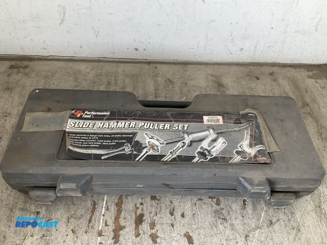 Lot 2-64215 - Performance tool slide hammer puller set model W89725