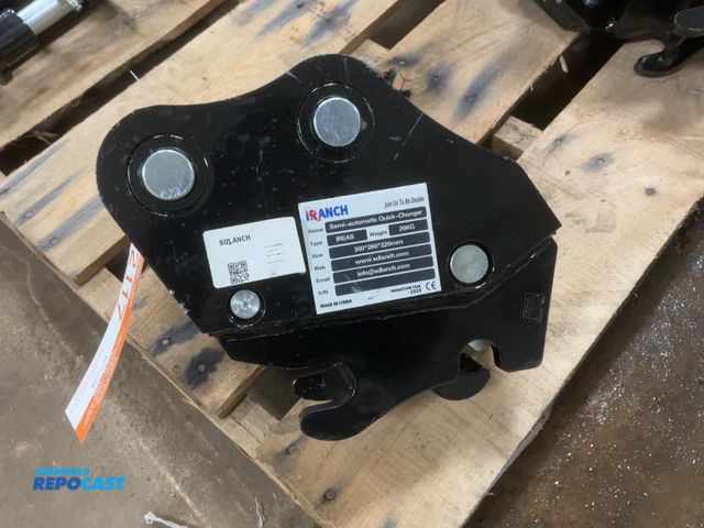 Lot 2-42117 - New SDLANCH Semi-Automatic Quick-Changer Coupler for Chinese Mini Excavator, Type IREAS, Manual Oper...