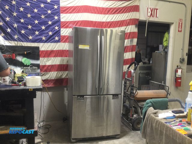 Lot 2-56661 - Samsung french door Refrigerator/Freezer twin cooling
moveable fresh box
humidity controlled
ice mak...