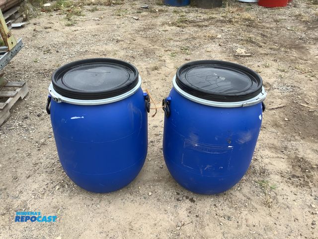 Lot 2-62991 - lot of (2) 25 gallon blue plastic barrels with 2 removable lids and locking rings. clean inside. con...