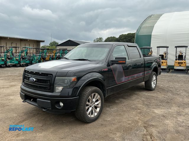 Lot 2-21465 - 2013 Ford F-150 FX4 SuperCrew 6.5-ft. Bed 4WD SuperCrew Standard Box Pickup Truck 4x4