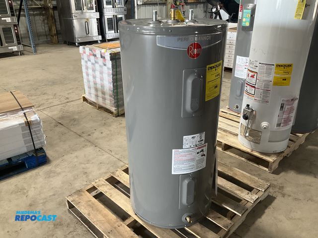 Lot 2-50047 - Scratch & Dent Rheem Eletric Hot water Heater