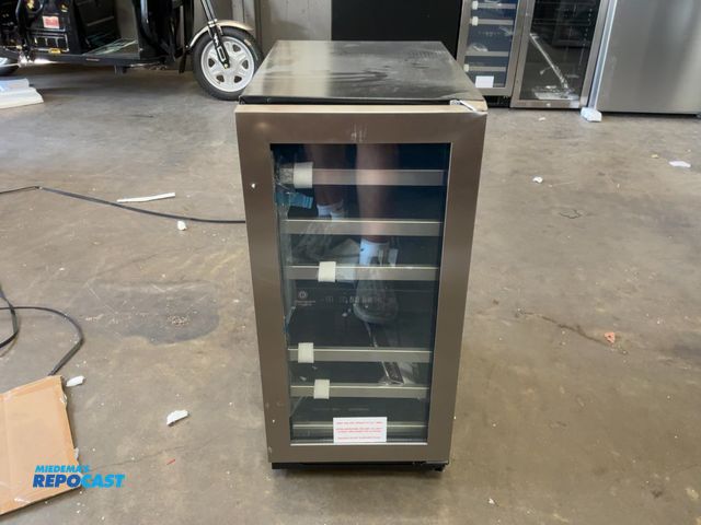 Lot 2-67712 - Scratch & Dent Vinotemp EL-WCU113-03 28-Bottle Dual-Zone Wine Cooler