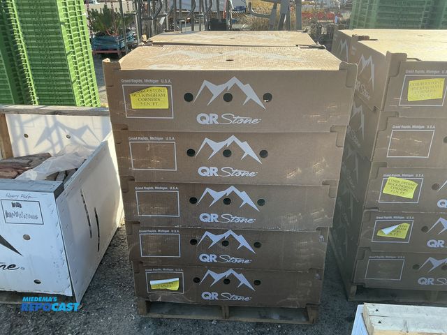 Lot 2-73299 - Skid lot of Cobblestone Buckingham Corners - 5 LN Ft