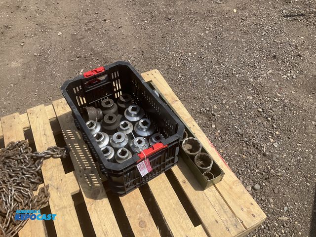 Lot 2-22967 - Lot of 1” and 3/4” drive sockets, various sizes from 1-1/4” to 3-1/8”, used