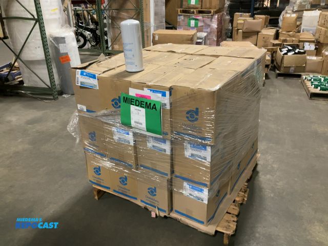 Lot 2-35424 - Lot of (216) Engine oil filter spin on Donaldson filters, MP6