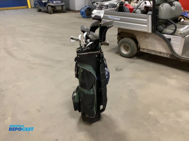 Lot 2-19326 - Golf clubs and bag. Includes 60 degree- 5 iron, 3-5 fairway wood, 3 wood, and a driver