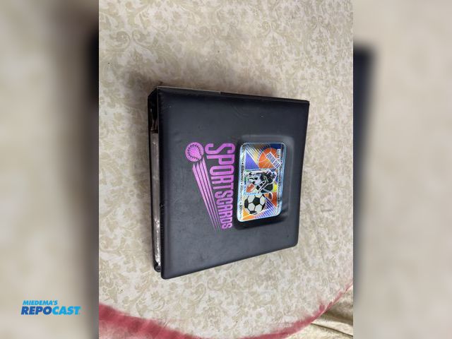 Lot 2-59657 - 1 A binder full of sports memorabilia from the late 90s through 2000s
Includes Tom Brady rookie card