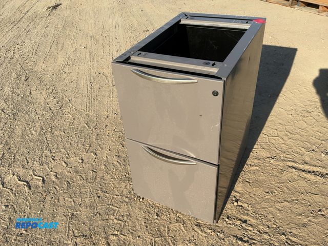 Lot 2-67838 - Metal Filing Cabinet