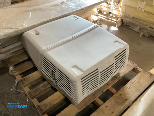 Lot 2-65540 - Coleman Mach AC Unit