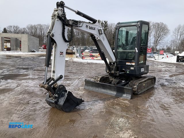 Lot 2-11087 - 2016 Bobcat E35i Mini Excavator