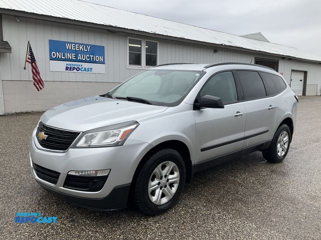 Lot 2-61182 - 2017 Chevrolet Traverse LS SUV AWD