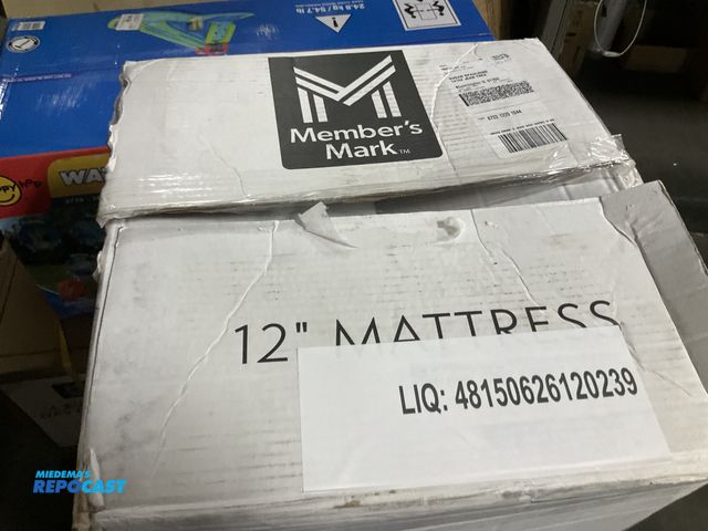 Lot 2-13912 - White Members mark 12” mattress