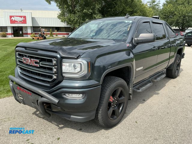 Lot 2-41613 - 2017 GMC Sierra 1500 SLE Crew Cab Standard Box Pickup Truck 4x4