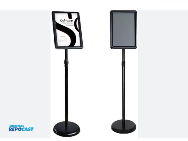 Lot 2-74523 - Lot of (6) 4Y-Q4AP-7XHP US Sign Stand for display (2 per box)
